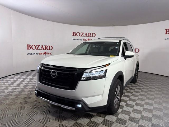 2022 Nissan Pathfinder SL