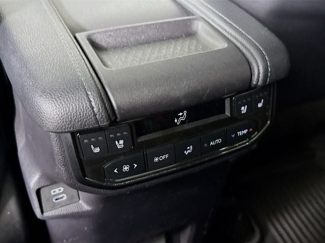 2025 Toyota Grand Highlander Hybrid MAX Platinum