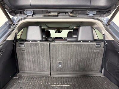 2021 Toyota Highlander Hybrid Platinum