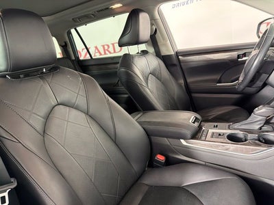 2021 Toyota Highlander Hybrid Platinum