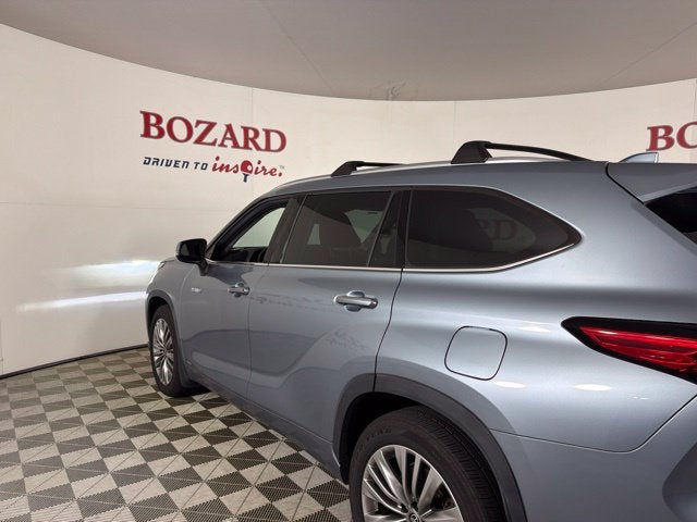2021 Toyota Highlander Hybrid Platinum