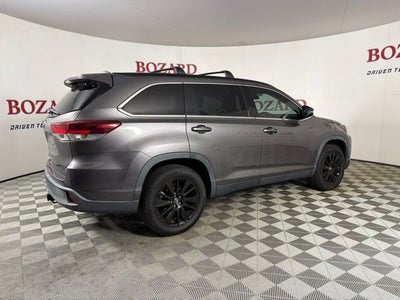 2019 Toyota Highlander SE