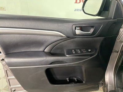 2019 Toyota Highlander SE