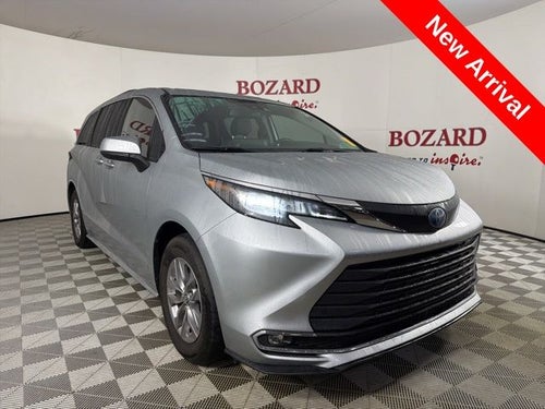 2022 Toyota Sienna XLE 8 Passenger
