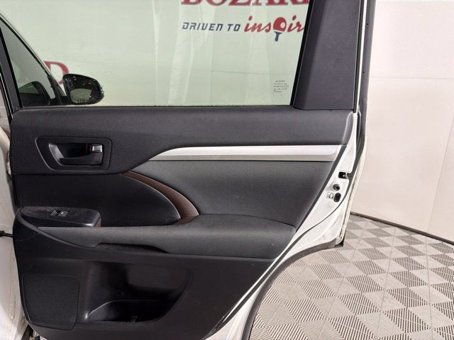 2017 Toyota Highlander LE