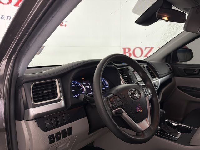 2019 Toyota Highlander LE