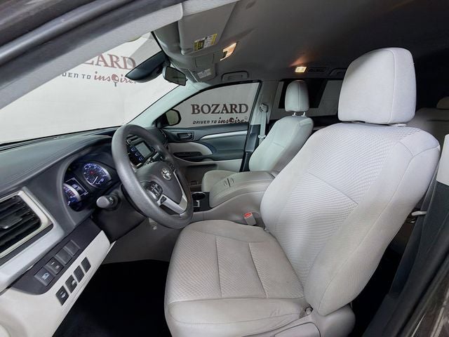 2019 Toyota Highlander LE