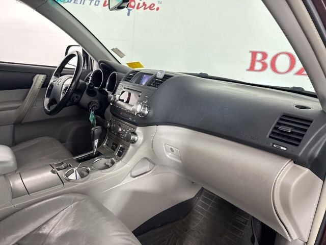 2011 Toyota Highlander SE