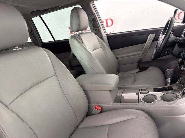 2013 Toyota Highlander SE