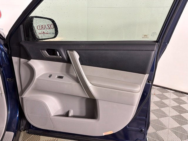 2013 Toyota Highlander SE