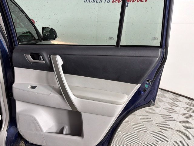 2013 Toyota Highlander SE