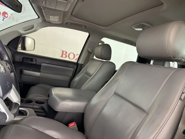 2016 Toyota Sequoia SR5 5.7L