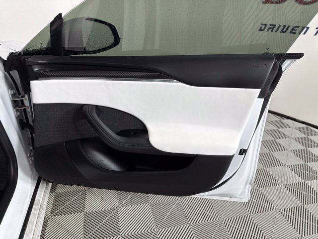 2022 Tesla Model S Plaid