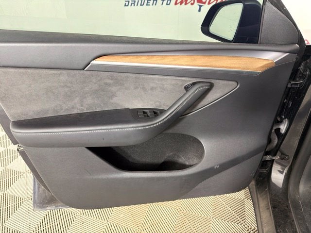 2024 Tesla Model Y Performance