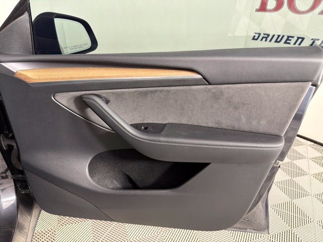 2024 Tesla Model Y Performance