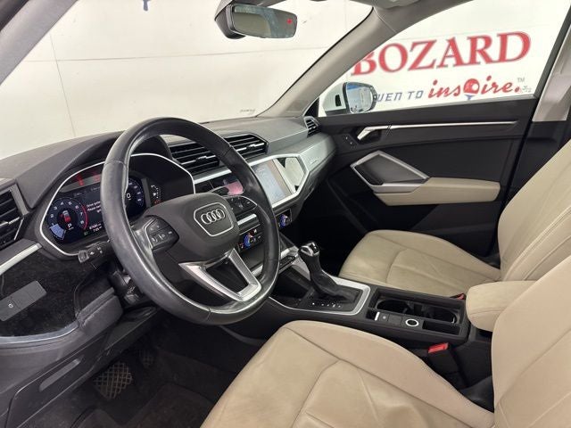 2022 Audi Q3 Premium quattro