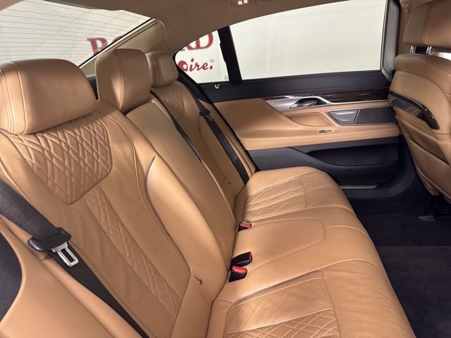 2022 BMW 7 Series 740i