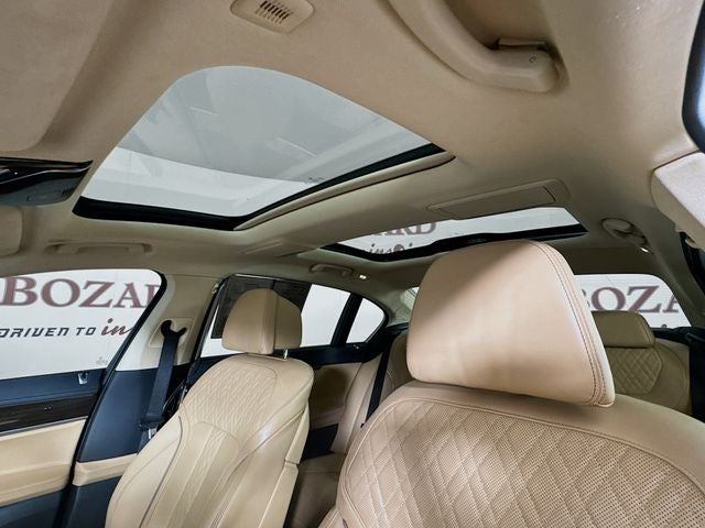 2022 BMW 7 Series 740i