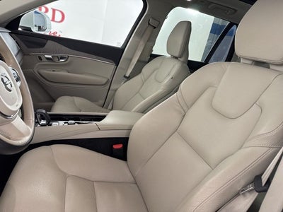 2023 Volvo XC90 B6 Plus 6-Seater