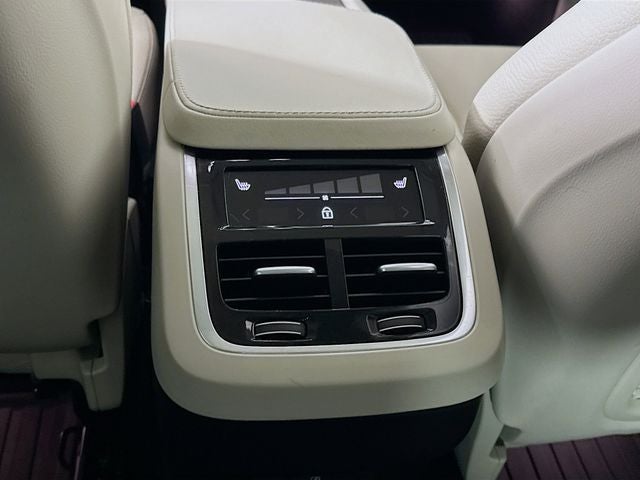 2023 Volvo XC90 B6 Plus 6-Seater