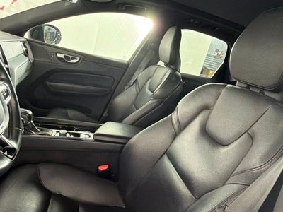 2020 Volvo XC60 T5 Momentum
