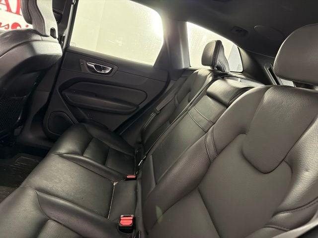 2020 Volvo XC60 T5 Momentum