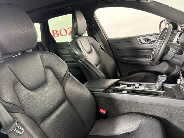 2020 Volvo XC60 T5 Momentum