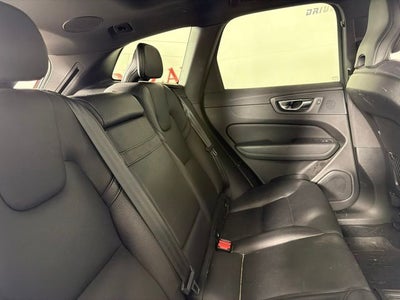 2020 Volvo XC60 T5 Momentum