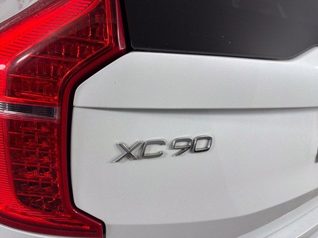 2018 Volvo XC90 T6 Momentum