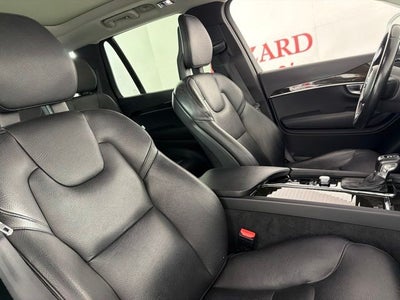2018 Volvo XC90 T6 Momentum