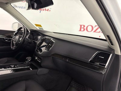 2018 Volvo XC90 T6 Momentum