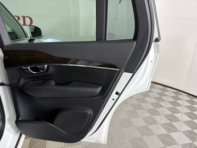 2018 Volvo XC90 T6 Momentum