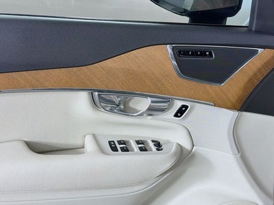 2021 Volvo XC90 Recharge Plug-In Hybrid T8 Inscription Expression 7 Passenger