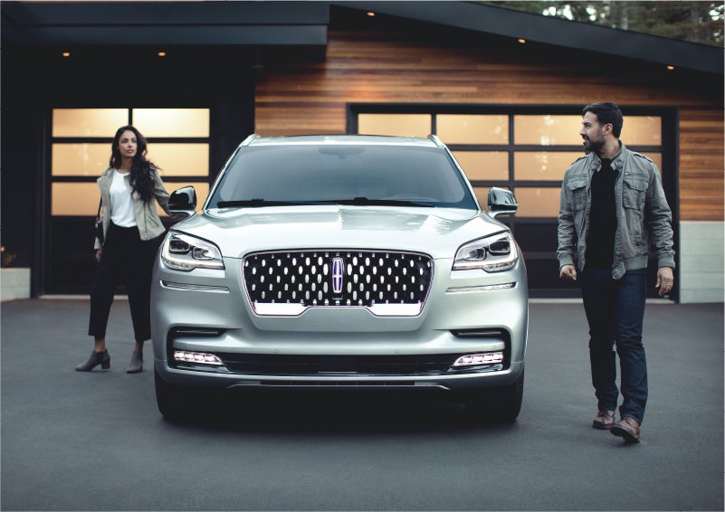 The sparkling grille of the 2023 Lincoln Aviator® Grand Touring model | Bozard Lincoln in Saint Augustine FL