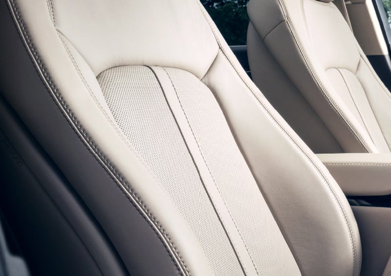 The front passenger and driver’s available Ultra Comfort seats are shown.