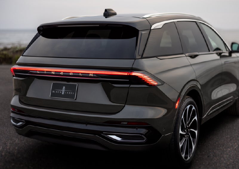 The rear of a 2025 Lincoln Black Label Nautilus® SUV displays full LED rear lighting. | Bozard Lincoln in Saint Augustine FL