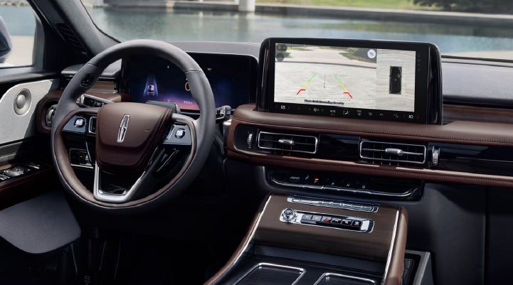The backup camera of the 2027 Lincoln Aviator® SUV is displayed on screen. | Bozard Lincoln in Saint Augustine FL